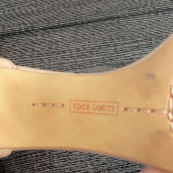 Vince Camuto ankle strap high heeled sandals. Tan. Size 7. Leather upper. - Picture 11 of 15